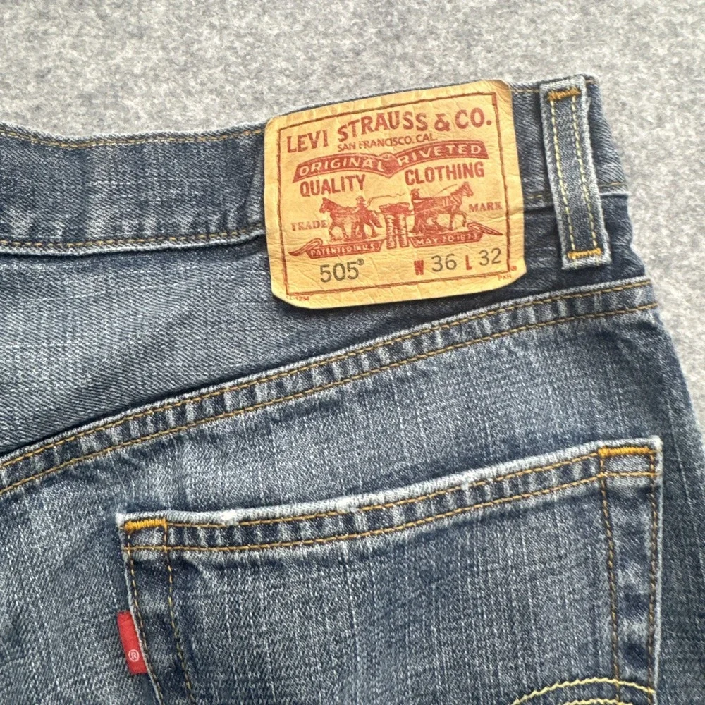 Vintage Y2K Levis 505 Jeans Mens 36x32 Blue Straight Leg Denim  Whiskers Fading